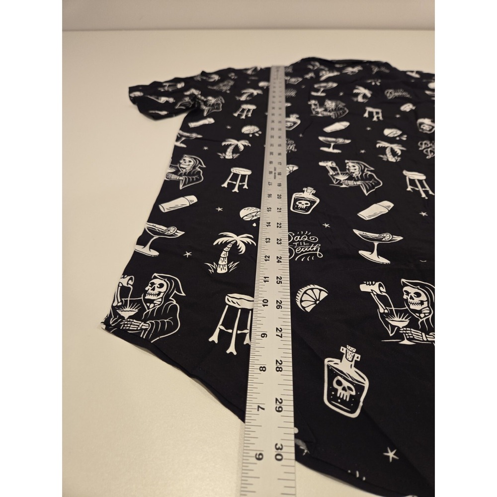 Mover Shaker Button Up Shirt Cocktails Bartender Core Size Medium Black NWT Camp - Picture 7 of 9